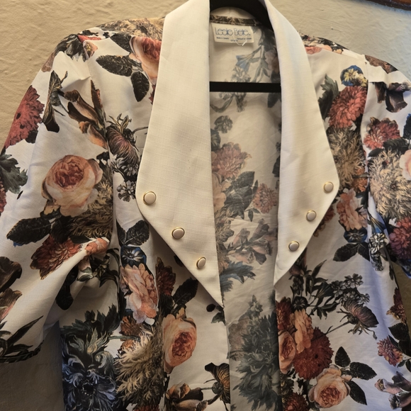 Vintage Floral Statement Blazer – Made in Canada – Lightweight Layer 80s - Picture 5 of 7